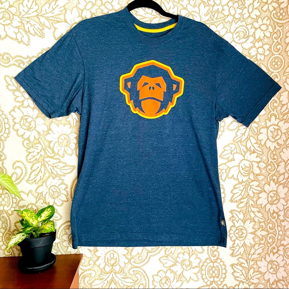 Howler bros. Short sleeve size Large